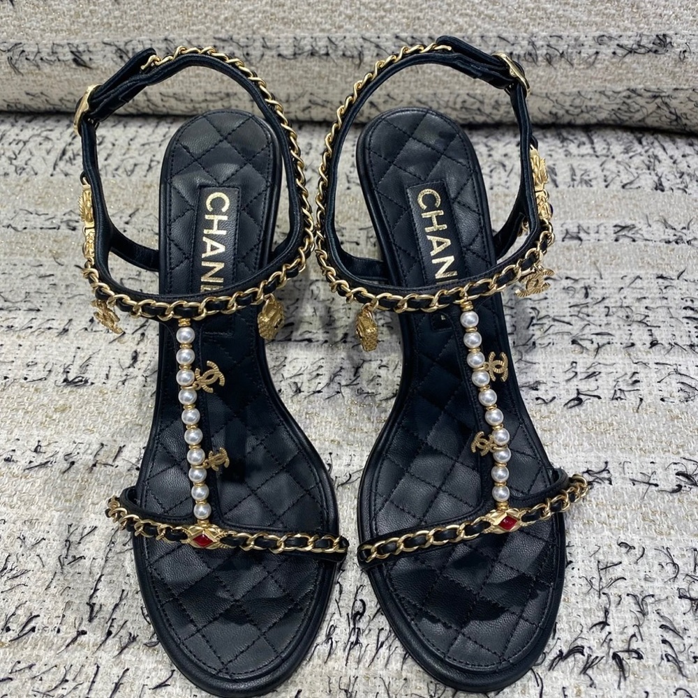 Chanel 2022 jewelry pendants sandals - size 36